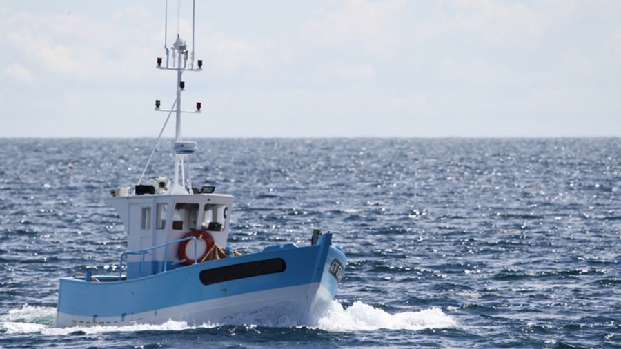 Fischereiboot im Wasser